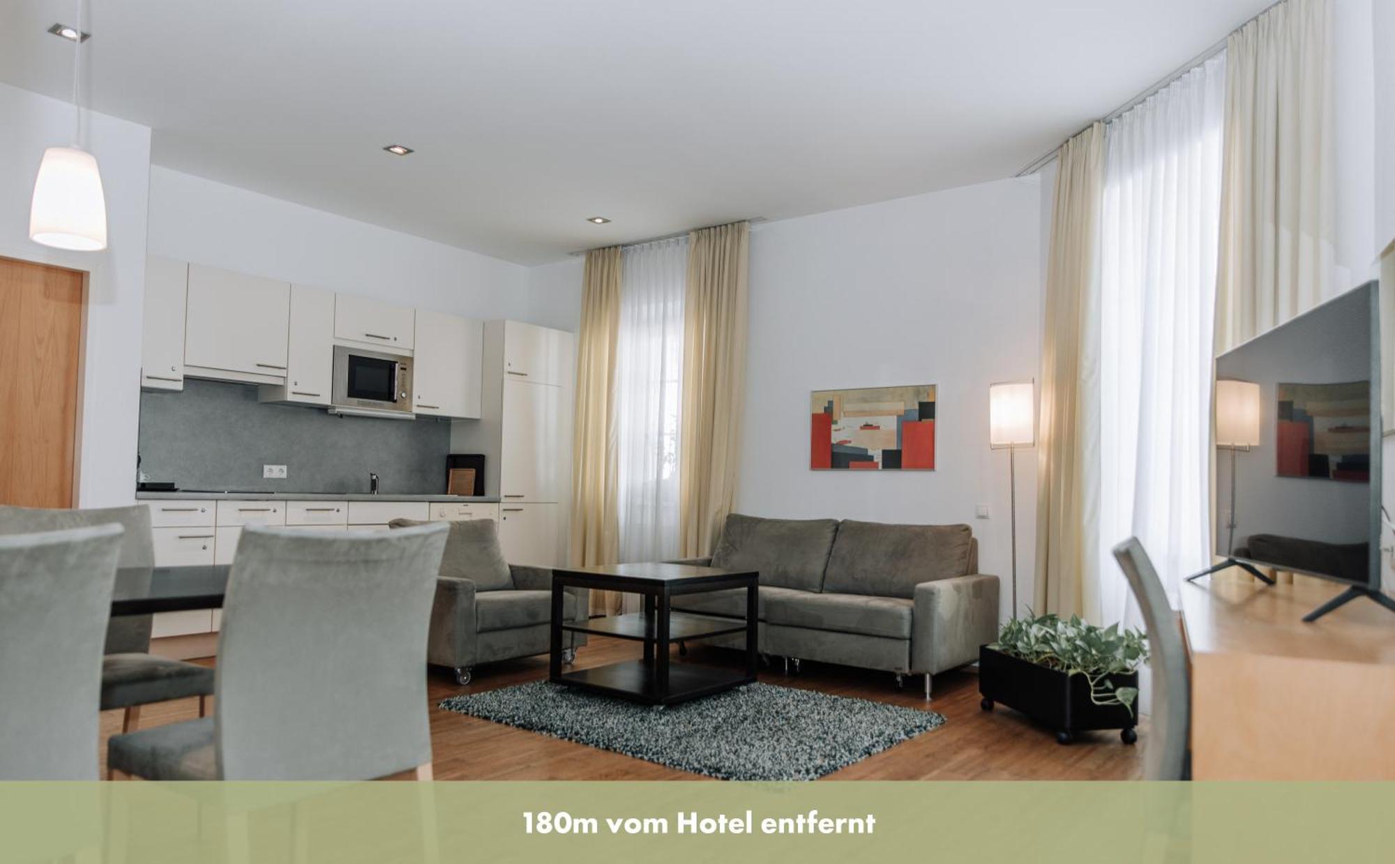 HEINHOTEL Vienna Airport Schwechat Exterior foto